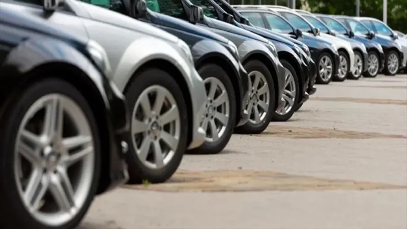 رئيس لجنة المالية: الحكومة لم ترفض مقترح 'سيارة لكلّ مواطن'