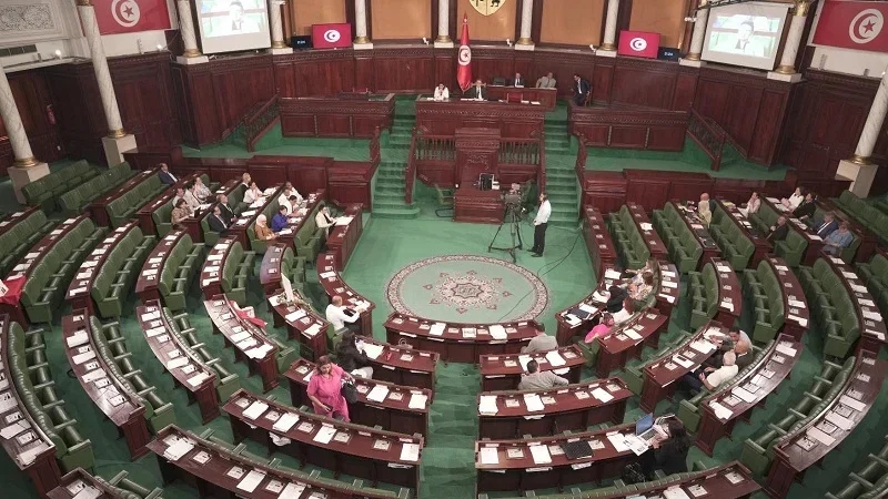 اتفاق بين لجنتي المالية بالمجلسين للتعامل مع الفصول الخلافية