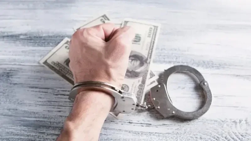 بسبب تدفقات مالية مشبوهة: عامان سجنا وخطية بـ7 ملايين دينار لرجل أعمال