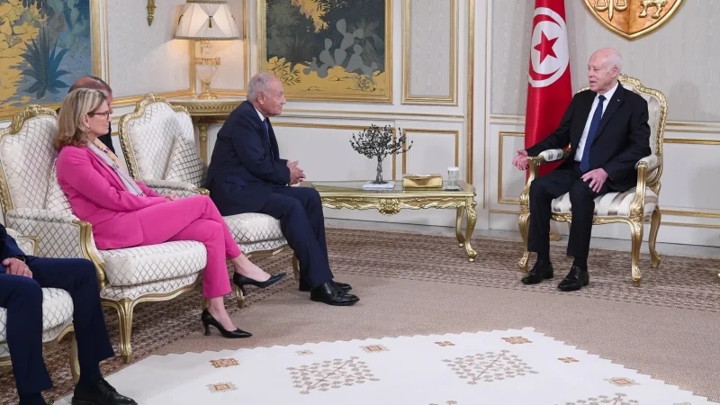 رئيس الجمهورية يؤكد ضرورة أن تواكب الدول العربية التحولات الرقمية