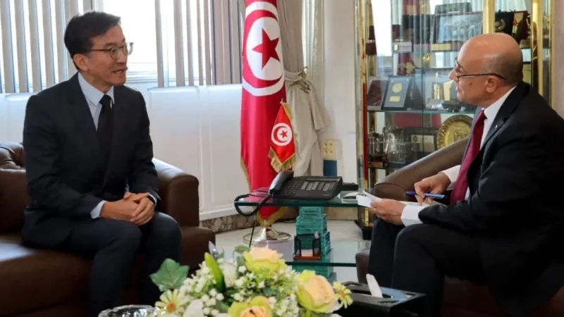 تونس وجمهورية كوريا تبحثان توسيع مجالات التعاون العسكري