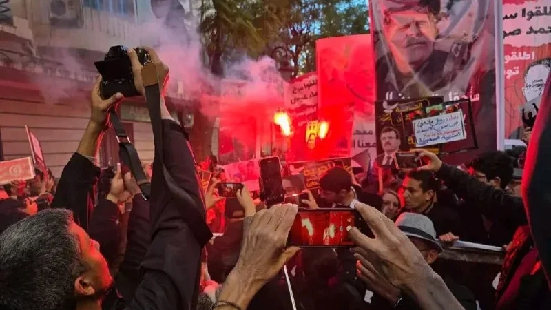 مسيرة وسط العاصمة للمطالبة 'بعدم تجريم المعارضة وتحرير الفضاء العام'