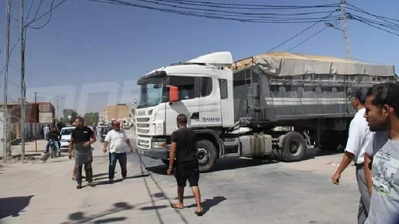 تحرك احتجاجي لسواق شاحنات نقل الفسفاط