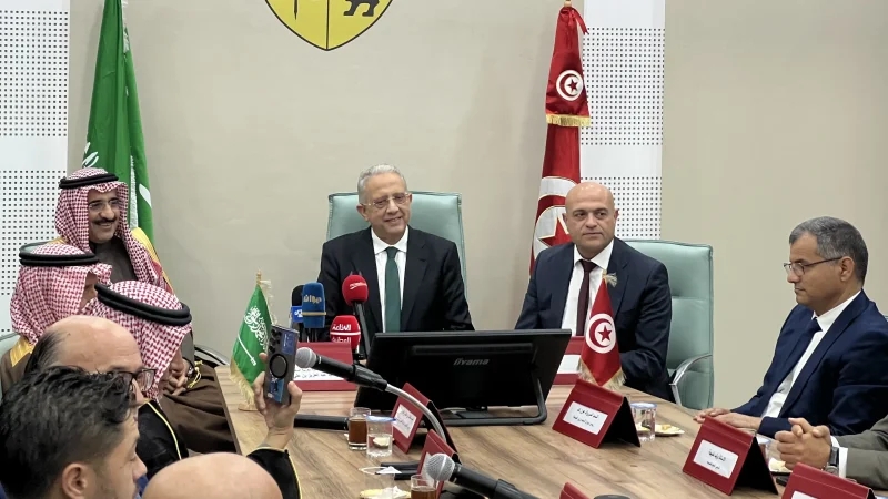 توقيع عقد إنجاز مستشفى الملك سلمان بن عبد العزيز الجامعي بالقيروان