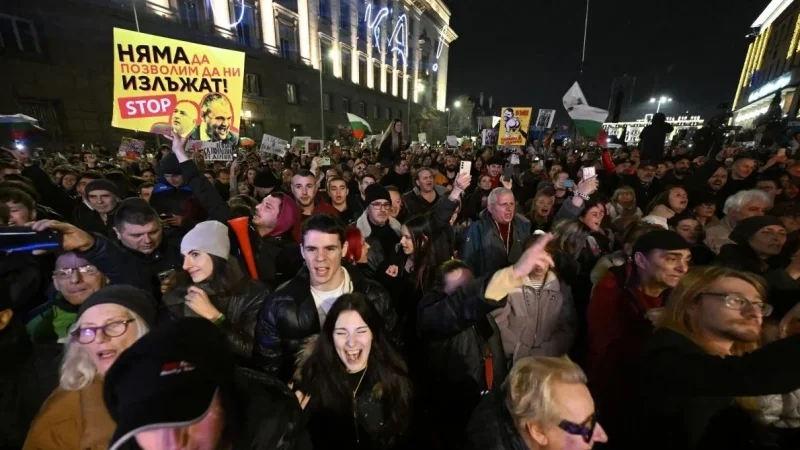 استقالة حكومة بلغاريا بعد تظاهرات حاشدة