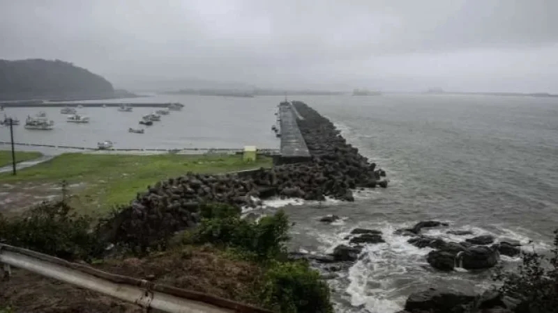 اليابان ترفع التحذير من تسونامي بعد زلزال بقوة 6,7 درجات