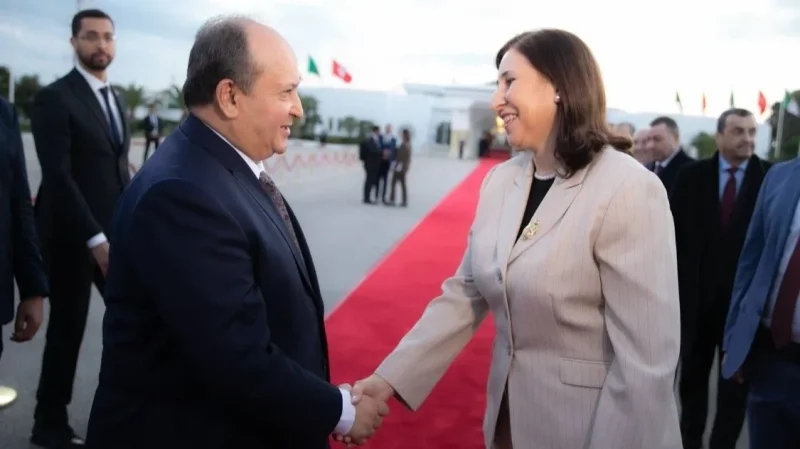 الوزير الأول الجزائري يغادر تونس بعد زيارة رسمية بيومين