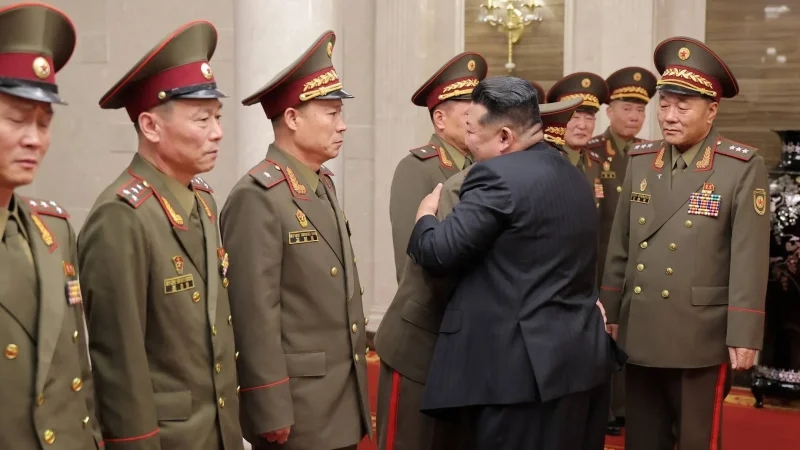 زعيم كوريا الشمالية يشيد بالقوات العائدة من مهمة في روسيا