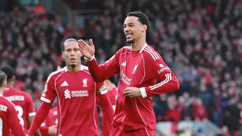 Premier League: Liverpool et Chelsea vainqueurs...