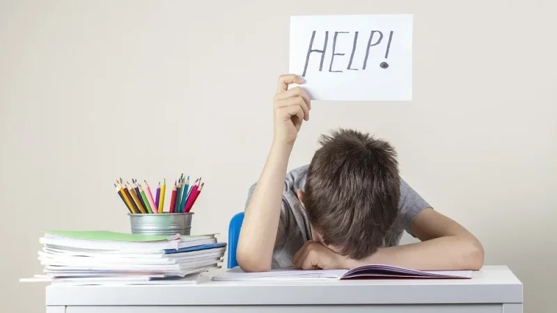 النجاح لا يُقاس بالمعدل: حذارِ الضغط على الطفل بسبب النتائج الدراسية