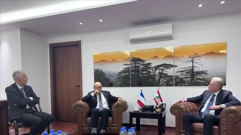 اجتماع سعودي فرنسي أميركي في باريس بشأن لبنان