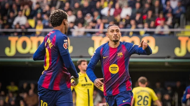 رافينيا ويمال يقودان برشلونة لفوز مريح على فياريال