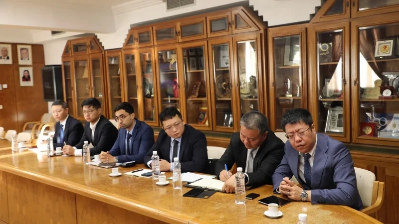 Le ministre du Transport reçoit une délégation de Huawei