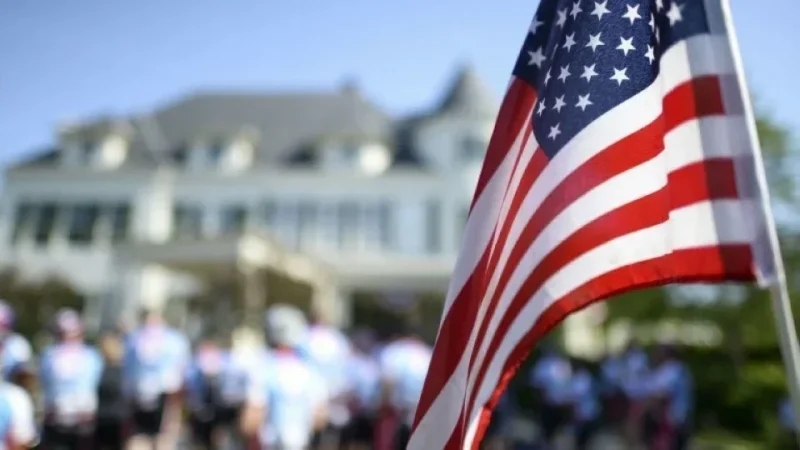 رحلة طيران مجانية و3 آلاف دولار.. أمريكا تغري المهاجرين بالرحيل الطوعي