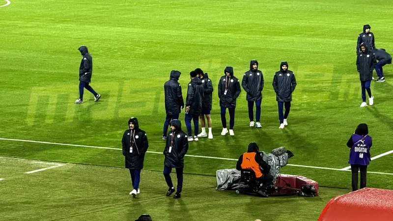 أرضية ملاعب المغرب تصمد أمام الأمطار الغزيرة.. إليكَ السبب