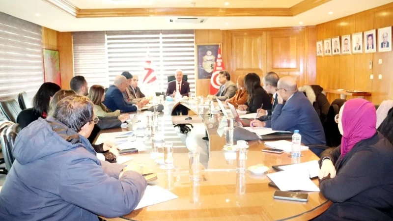 وزير التجارة: دراسة الترفيع في دعم نقل صادرات زيت الزيتون نحو أمريكا