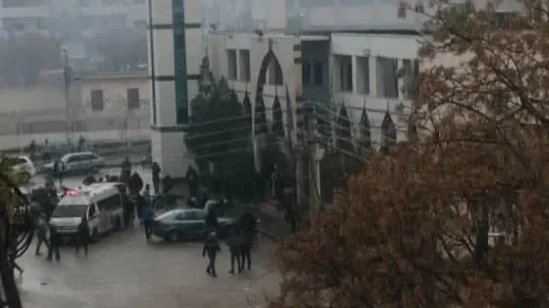 سوريا: مقتل 5 أشخاص في انفجار بمسجد في حمص