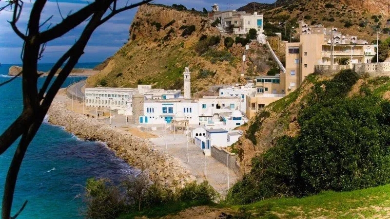 قربص: السياحة الاستشفائية تواجه عراقيل أبرزها الدخلاء والطريق