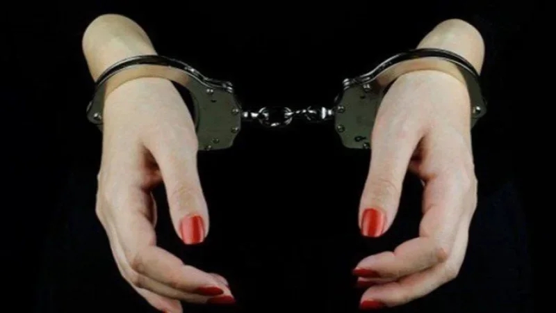 ضحاياها بالعشرات: إيقاف امرأة تخدر الرجال بالعصير وتصورهم لابتزازهم!