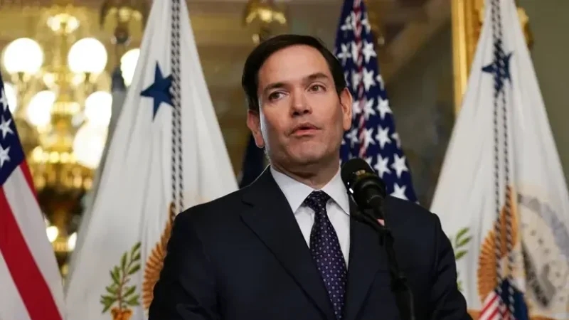 وزير الخارجية الأمريكي: لا نخطط لغزو غرينلاند بل نرغب في شرائها