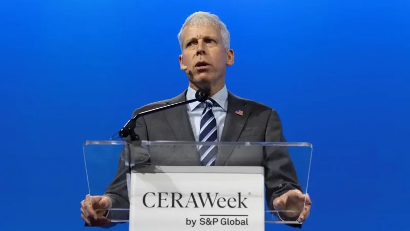 وزير الطاقة الأمريكي: سندير مبيعات النفط الفنزويلي لفترة غير محددة