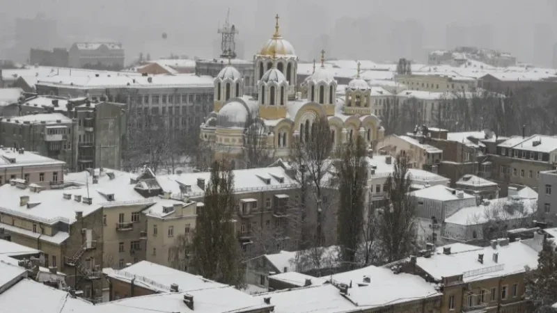 أوكرانيا: رئيس بلدية كييف يدعو السكان إلى مغادرة العاصمة