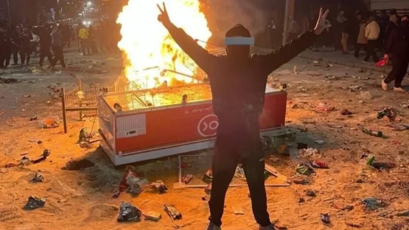 ترامب: إن قتلت إيران المتظاهرين فسنضربها بقوة شديدة في موضع الألم