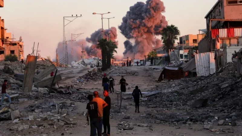 الاحتلال يقصف مناطق مختلفة من غزة وسقوط شهداء وجرحى