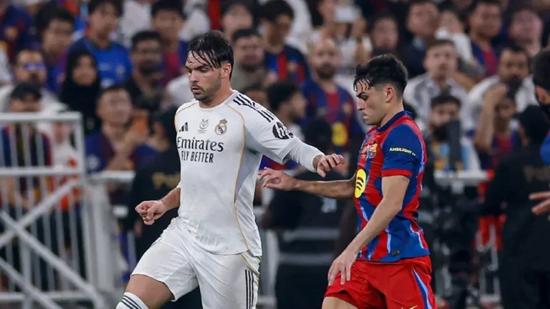 برشلونة يحرز كأس السوبر الإسبانية بفوز مثير على ريال مدريد 3-2
