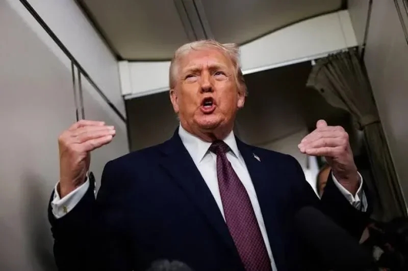 Iran: Trump appelle les manifestants à  continuer et promet une aide