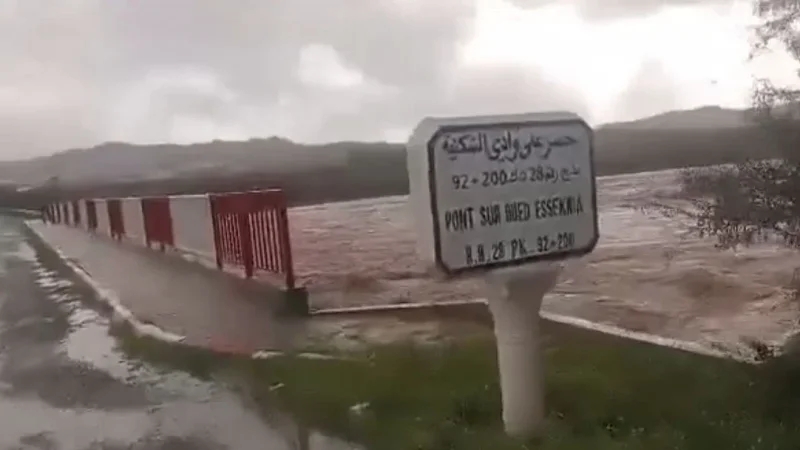 الحمامات: انقطاع الطريق الجهوية بين نابل وزغوان بسبب السيول