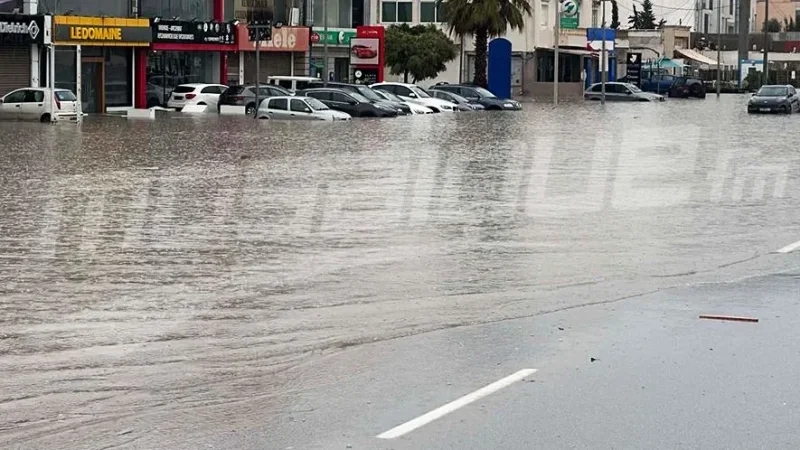 رئيس الجمهورية يعاين أوضاع المواطنين إثر تساقط كميات كبيرة من الأمطار