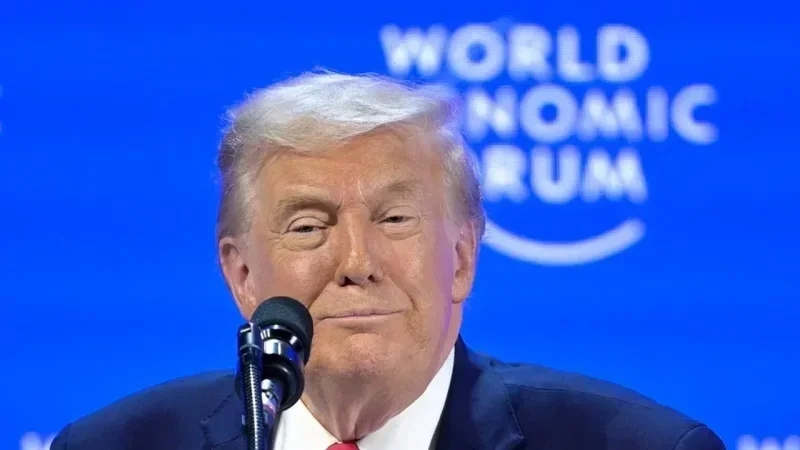Trump signe la charte du Conseil de paix à Davos