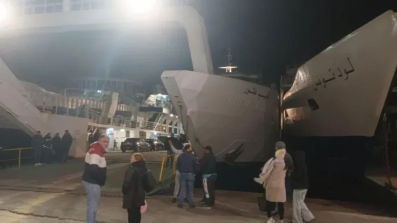 إلغاء سفرتين بحريتين إضافيتين بين صفاقس وقرقنة بسبب التقلبات الجوية