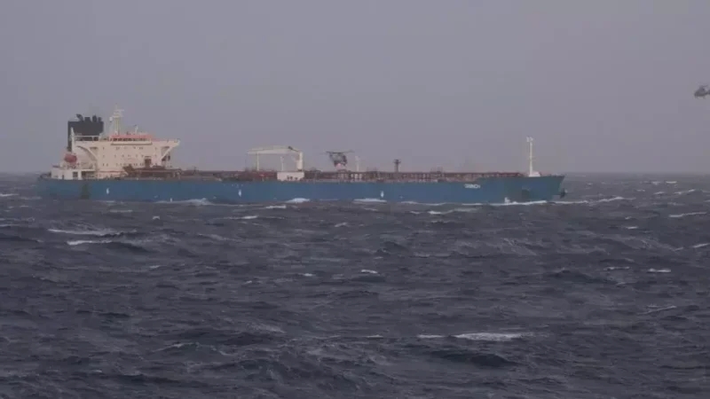 البحرية الفرنسية تعترض ناقلة نفط روسية في البحر المتوسط