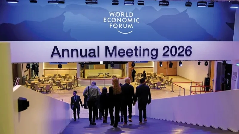 دافوس 2026.. نصف تريليون دولار للتكنولوجيا وتحذيرات بشأن الوظائف