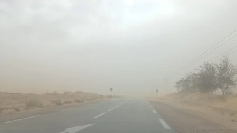 تطاوين: هبوب رياح رملية قوية ودعوة لملازمة الحذر