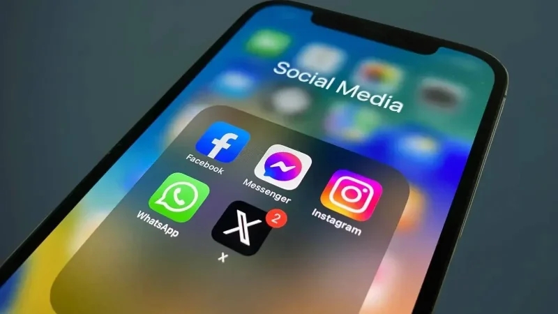 فرنسا تبحث حظر وسائل التواصل الاجتماعي لمن دون 15 عاما