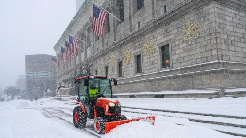 دوامة قطبية تجمّد الحياة في أمريكا وتلغي آلاف الرحلات الجوية