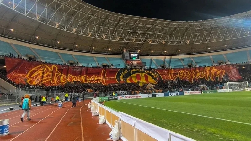 EST - JSK: Le virage sud fermé...