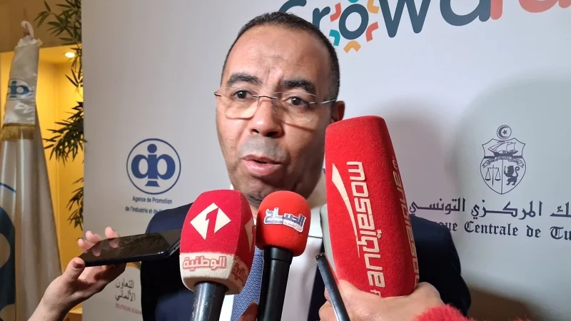 بوزوادة:إطلاق منصة آلية تمويل تشاركي بالهبات لدعم مشاريع طاقية