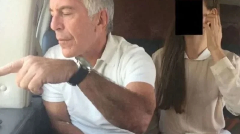 'تأثروا بشدة'.. 100 من ضحايا إبستين يطالبون بحماية هوياتهم