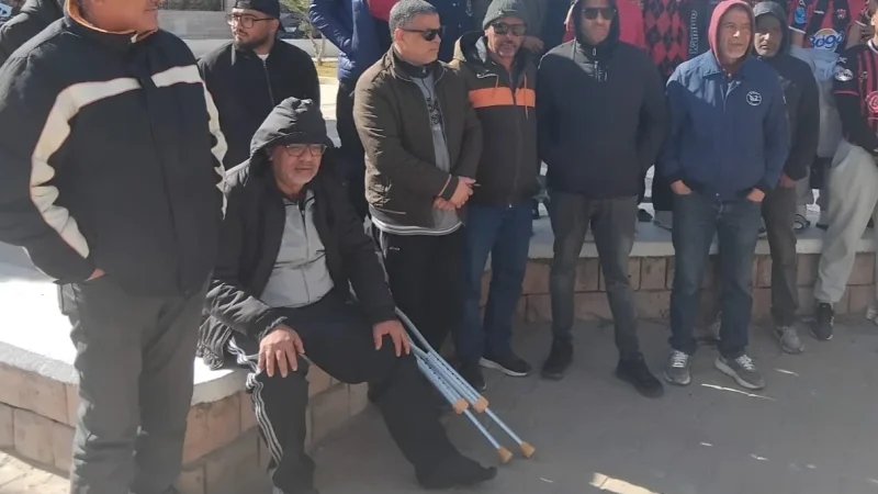 فرع شبان مستقبل قابس ينظم وقفة احتجاجية أمام مقر ولاية قابس