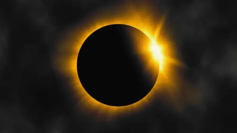كسوف شمسي نادر يتزامن مع ليلة تحرّي هلال رمضان.. فما الآثار؟