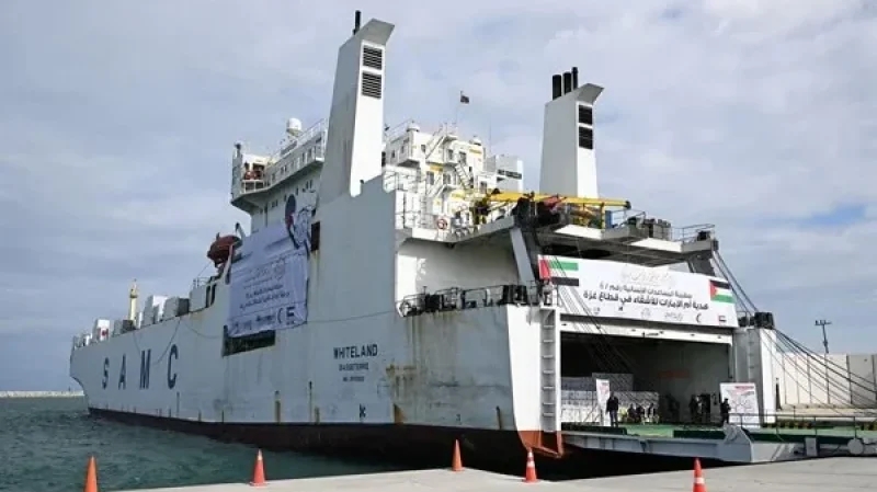 مُحمّلة بأطنان من المساعدات.. 'أم الإمارات' تُبحر نحو غزّة