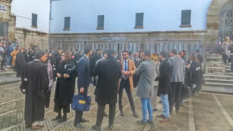 المحامون يطالبون باحترام حق الدفاع وإصلاح المحاكم