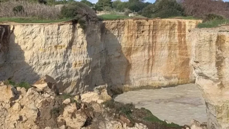 يوم عيد الحب.. 'قوس العشاق' في إيطاليا ينهار!