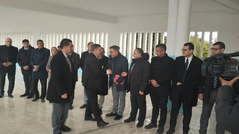 وزير التربية يتعهد بإصلاح المؤسسات المتضررة من التقلبات المناخية