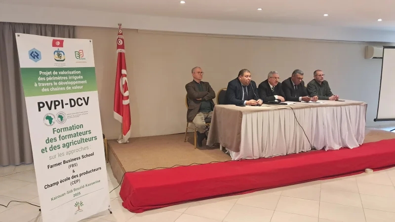 اختتام الدورات التكوينية للمدارس الحقلية والمستثمر الفلاحي في القيروان