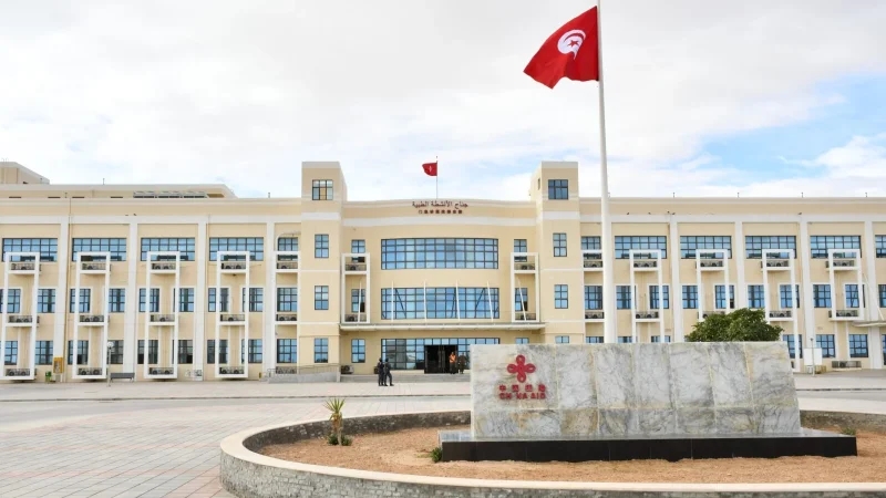 وزير الدفاع الوطني يؤدّي زيارة إلى المستشفى العسكري بصفاقس